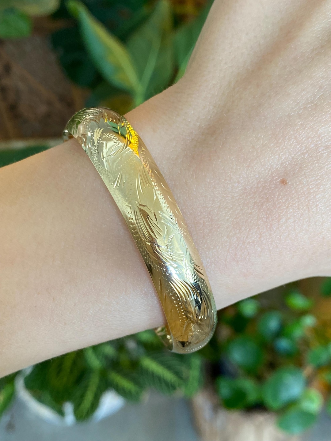 Vintage 14k Yellow Gold Chunky Engraved Bangle Bracelet - Size 6 3