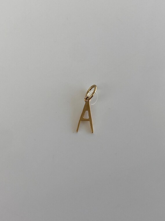 Vintage Solid 14k Yellow Gold Tiny Initial 'A' Ch… - image 4