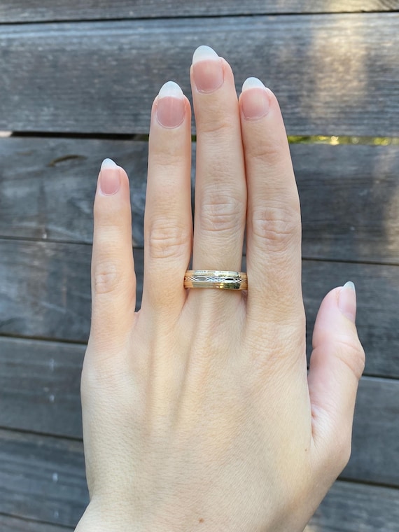 Vintage Solid 10k Yellow Gold Patterned Ring Band… - image 2