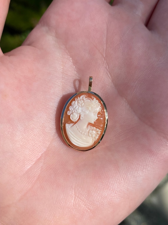 Vintage Solid 18k Yellow Gold Cameo Conversion Cha