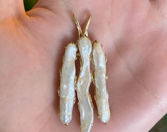 Vintage Solid 14k Yellow Gold Freshwater Stick Pearl Charm