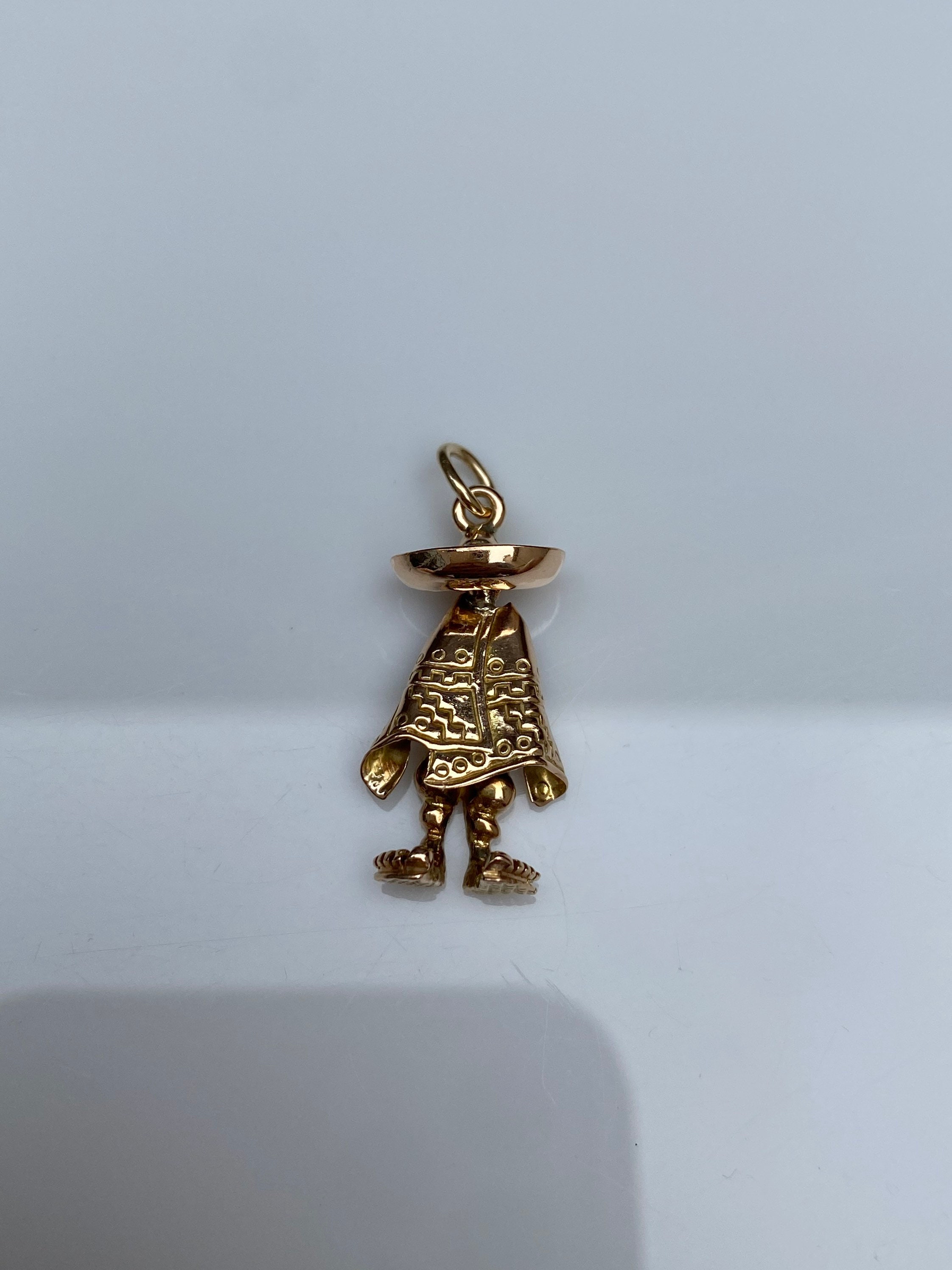 Vintage 14k Yellow Gold Poncho Sombrero Mexican Charm - Fine Vintage 14k Yellow Gold Poncho Sombrero Mexican Charm - Fine