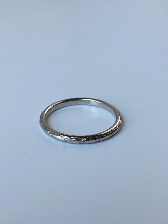 Vintage Solid Platinum Designed Ring Band - Size … - image 5