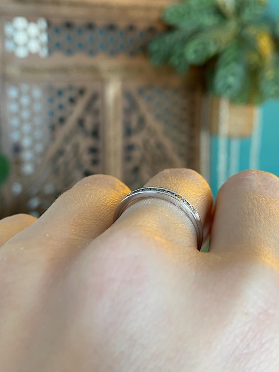 Vintage Solid Platinum Diamond Ring Band - Size 7 - image 4