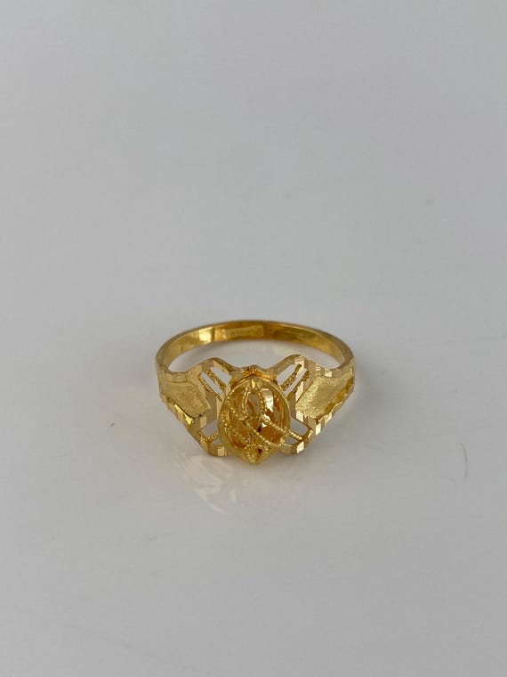 Solid 21k Yellow Gold Slim Diamond Cut Ring - Siz… - image 5