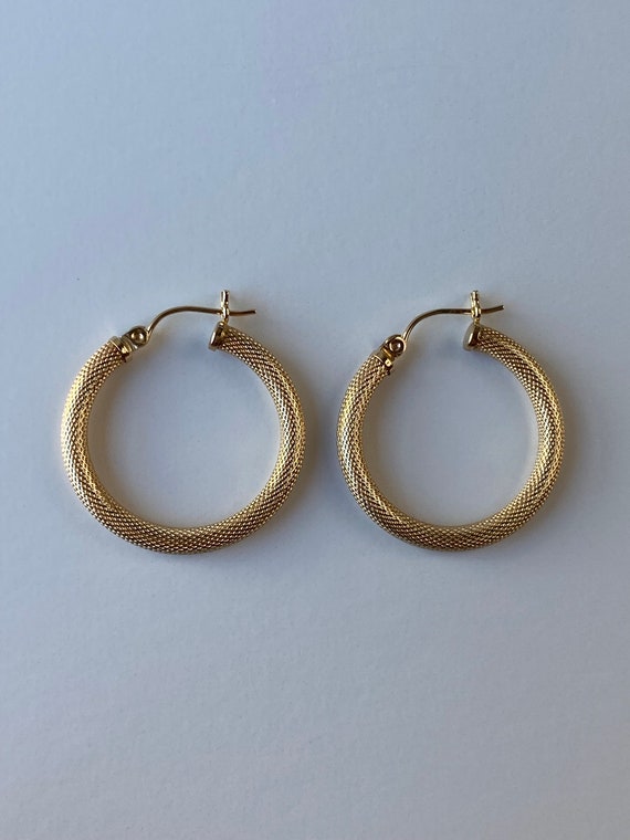 Vintage 14k Yellow Gold Textured Hoop Earrings - … - image 3