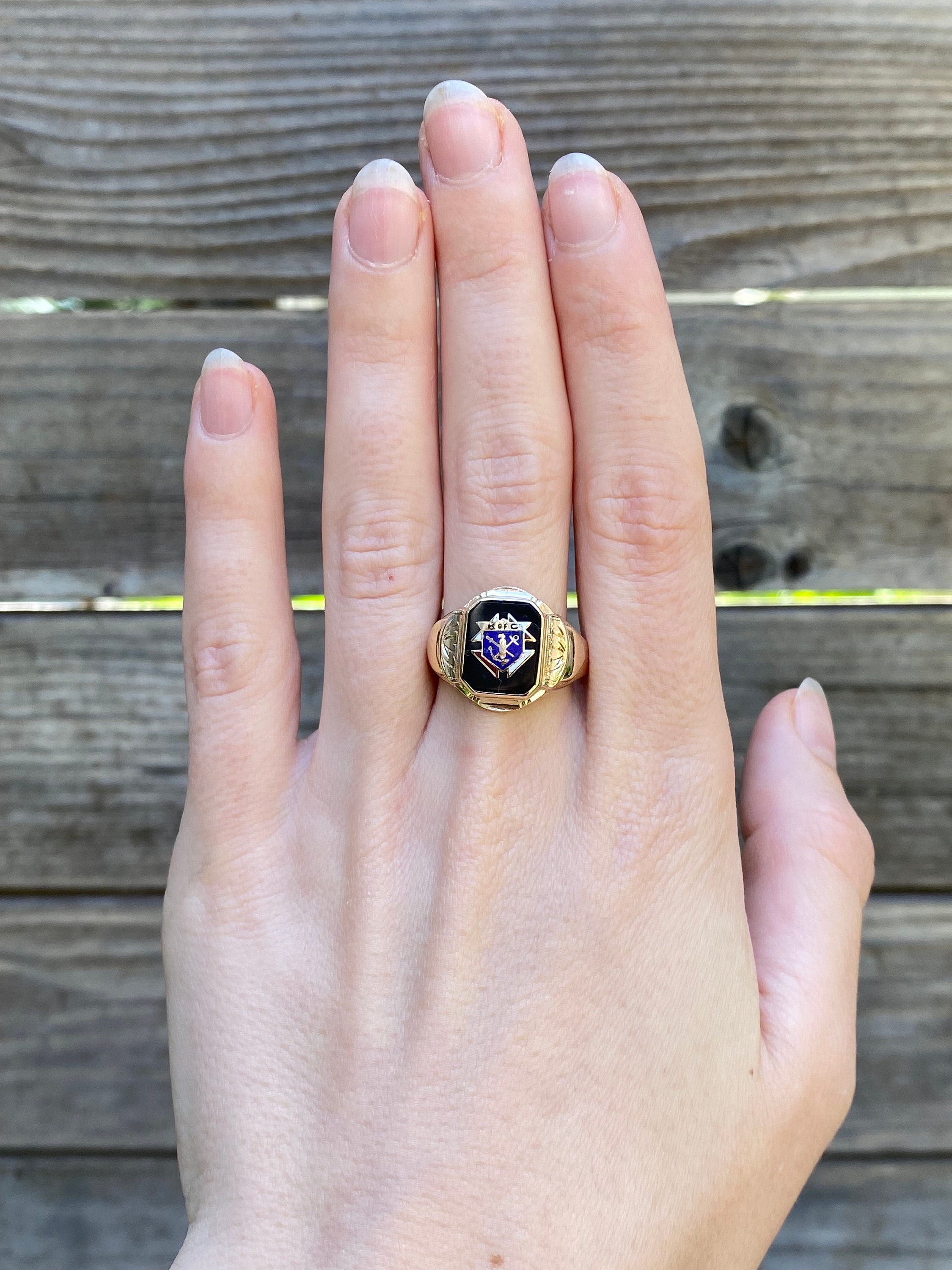 Solid 10k Yellow Gold Black Onyx 'K of C' Class Ring - Size Solid 10k Yellow Gold Black Onyx 'K of C' Class Ring - Size