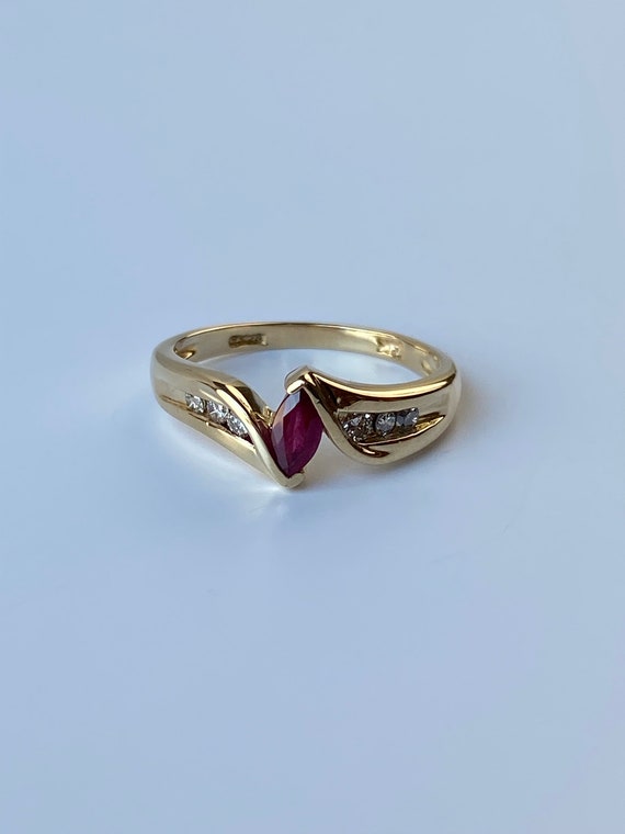 Vintage Solid 14k Yellow Gold Ruby & Diamond Ring… - image 5