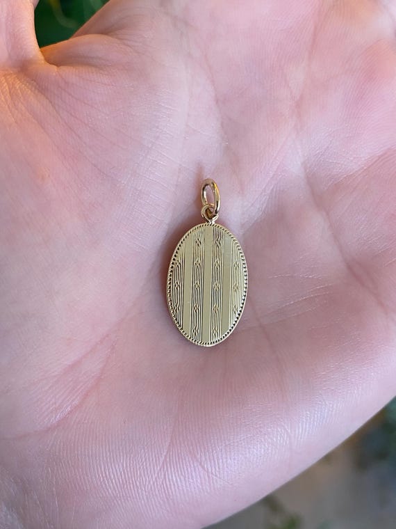 Vintage Solid 14k Yellow Gold Lined Pattern Cuffl… - image 1