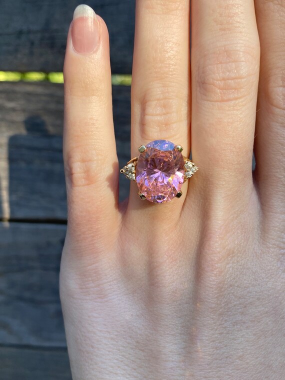 Pink Cubic Zirconia ring Pink Cubic Zirconia ring