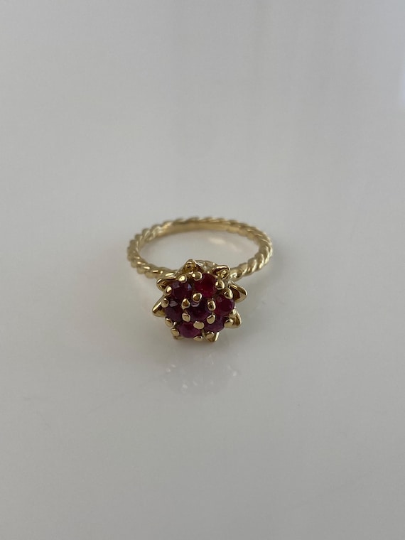 Vintage Solid 14k Yellow Gold Ruby Flower Ring - … - image 5