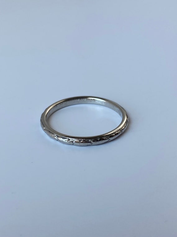Vintage Solid Platinum Designed Ring Band - Size … - image 6