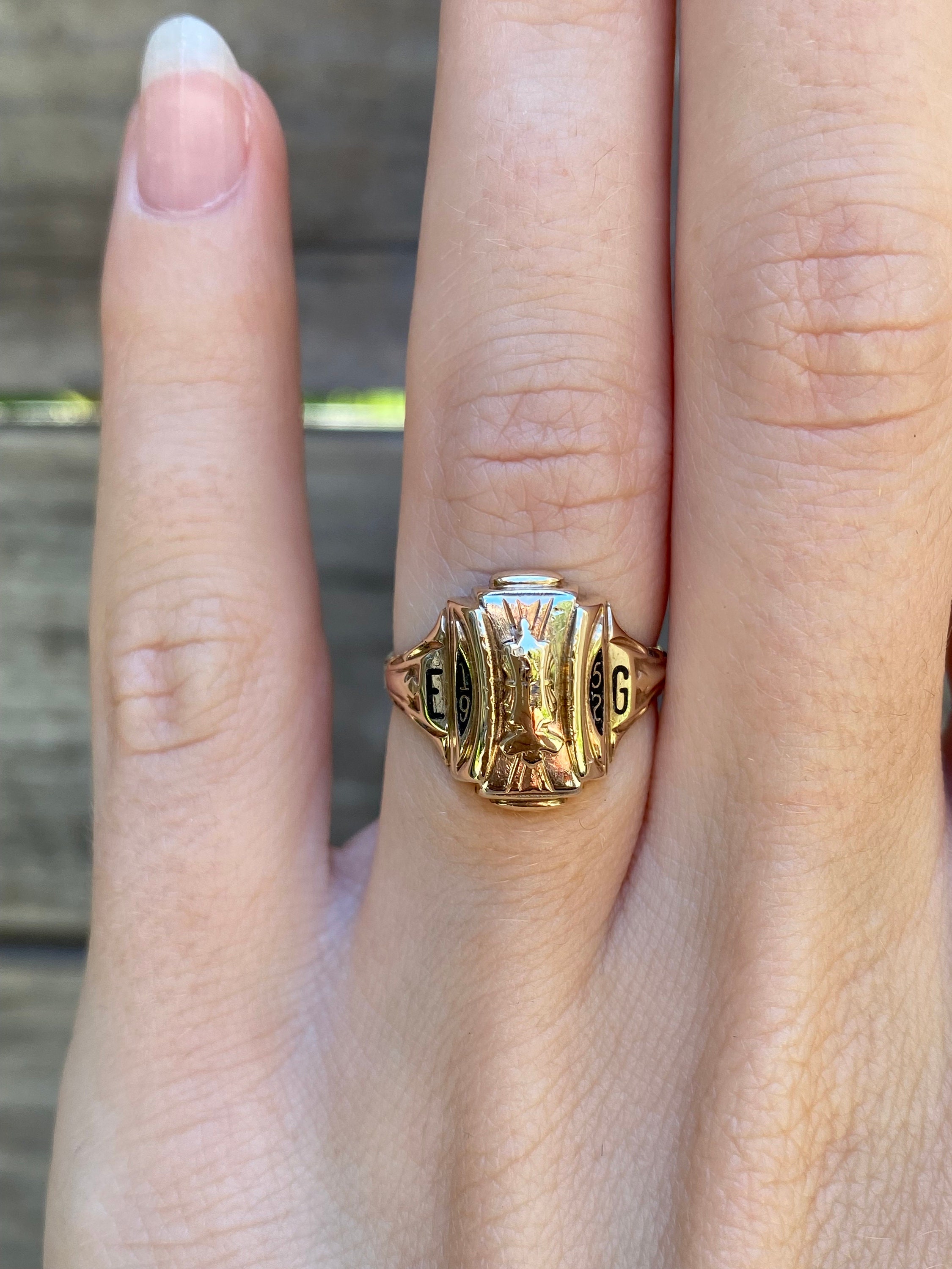 Vintage Solid 10k Yellow Gold 1952 Class Ring - Size 5.5 - Quality Vintage Solid 10k Yellow Gold 1952 Class Ring - Size 5.5 - Quality