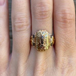 Vintage Solid 10k Yellow Gold 1955 Class Ring - Size 9 - Fine