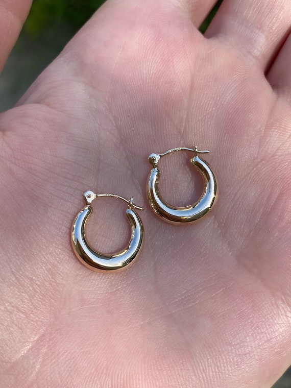 Vintage 14k Yellow Gold Little Tapered Hoop Earrin