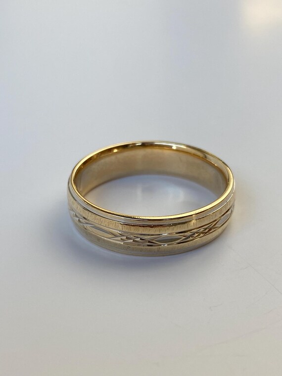Vintage Solid 10k Yellow Gold Patterned Ring Band… - image 9