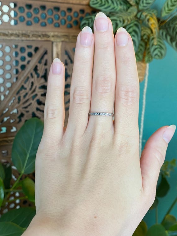 Vintage Solid Platinum Diamond Ring Band - Size 7 - image 2