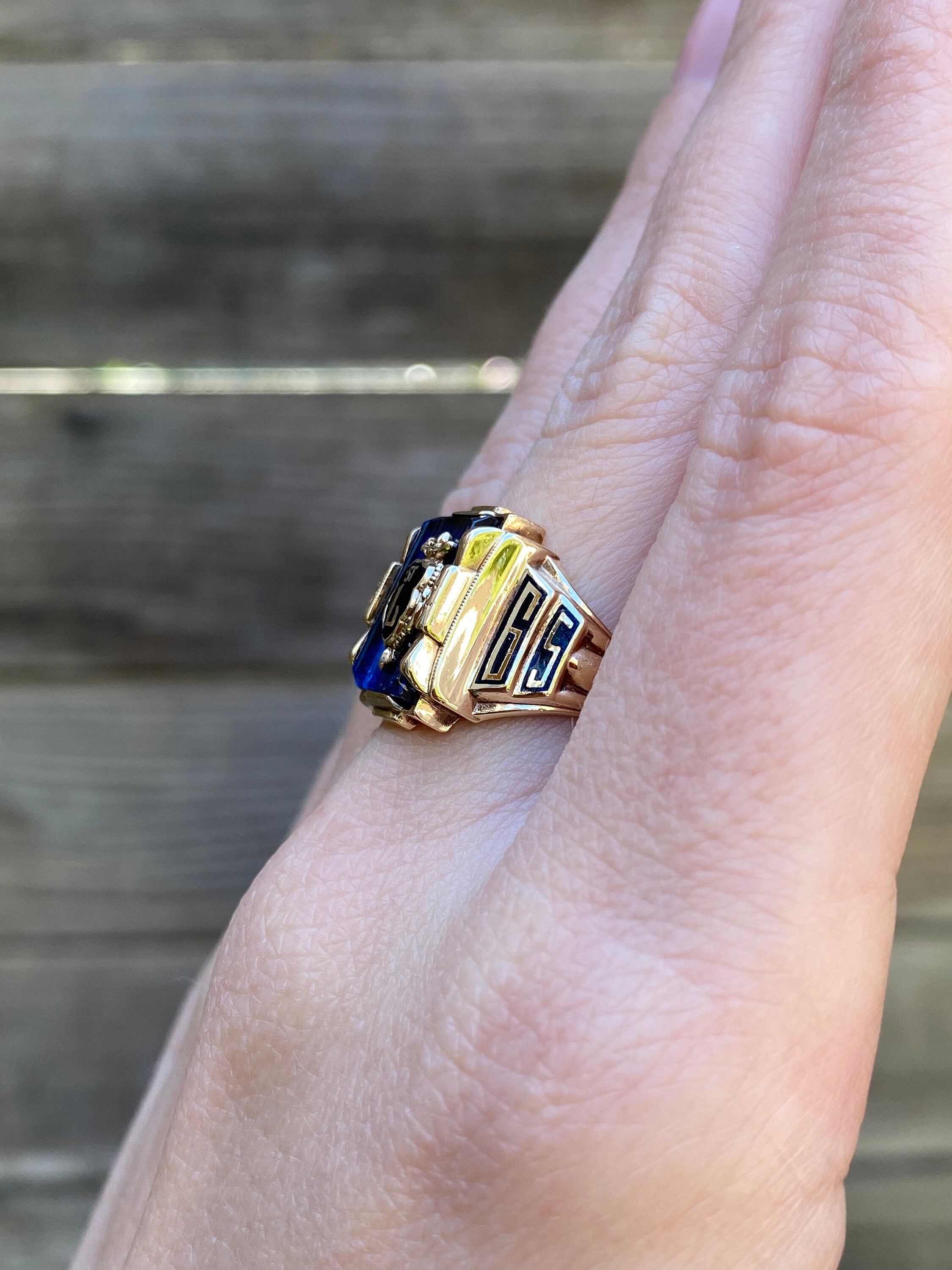 Vintage Solid 10k Yellow Gold 1965 Class Ring - Size 7.25