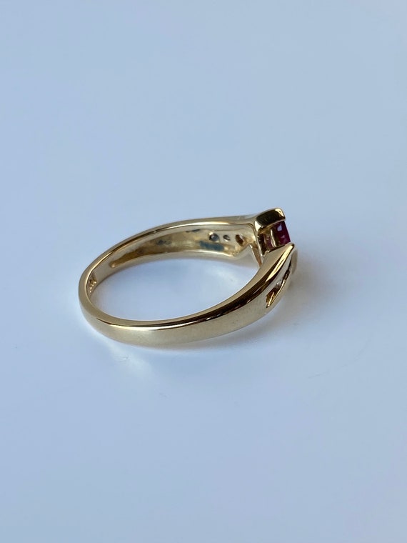 Vintage Solid 14k Yellow Gold Ruby & Diamond Ring… - image 9