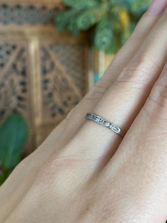 Vintage Solid Platinum Diamond Ring Band - Size 7 - image 3