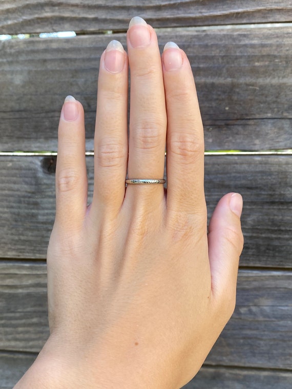 Vintage Solid 18k White Gold Designed Miligrain R… - image 2