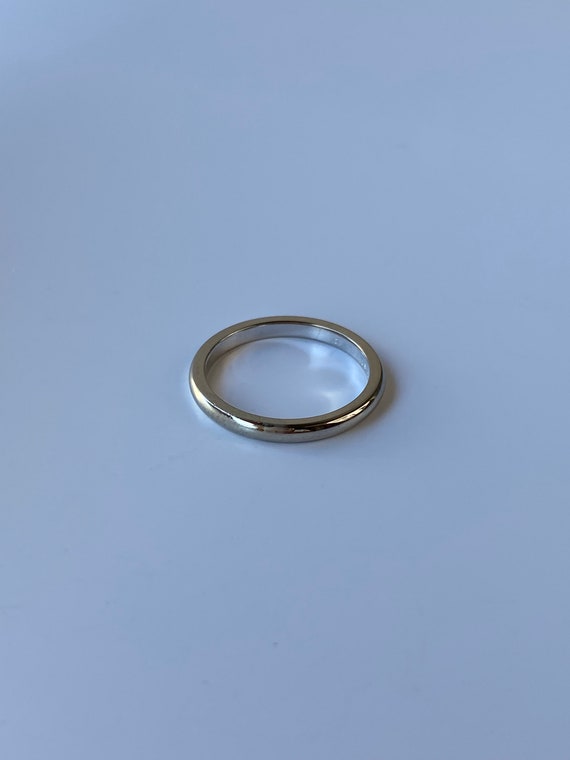 Vintage Solid 14k White Gold Art Carved Ring Band… - image 6