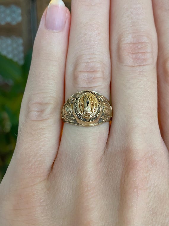 英国 vintage gold ring 20号 Vintage Solid 10k Yellow Gold Chicago Christian 1967 Class Ring