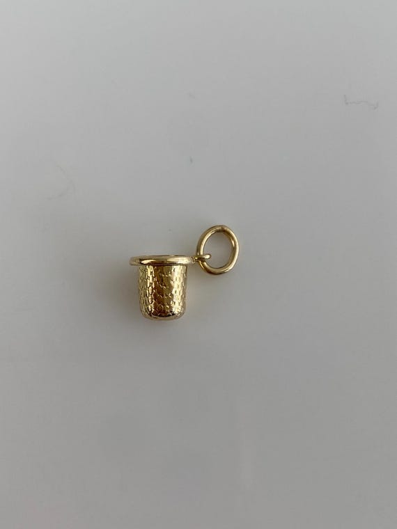Vintage Solid 9k Yellow Gold Tiny Thimble Charm - image 4