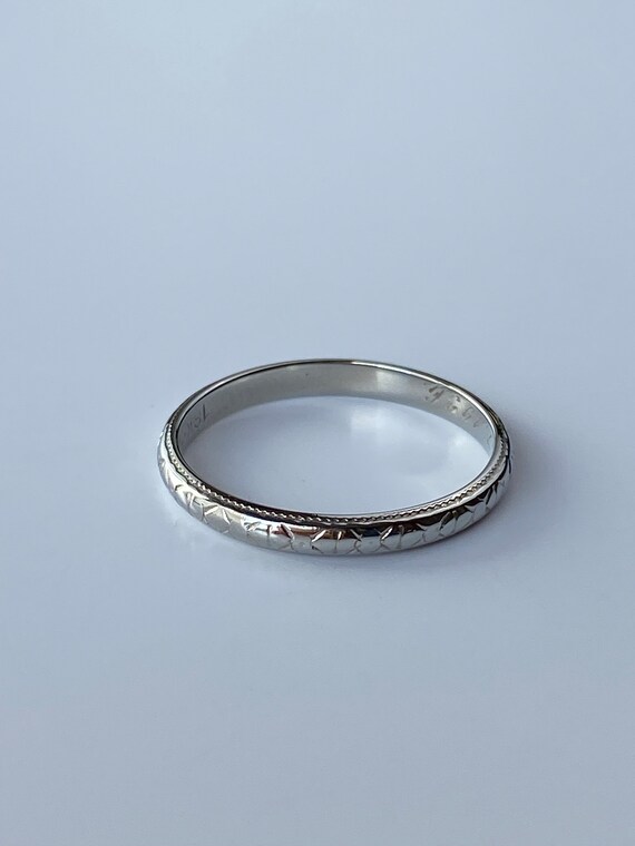 Vintage Solid 18k White Gold Designed Miligrain R… - image 5