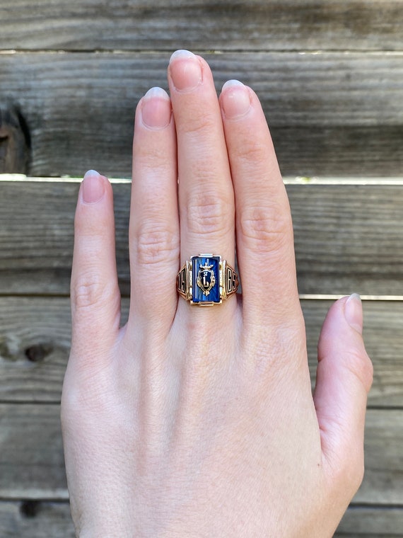 Vintage Solid 10k Yellow Gold 1965 Class Ring - Size 7.25