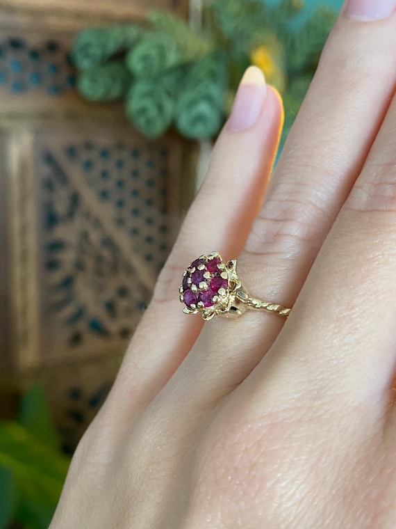 Vintage Solid 14k Yellow Gold Ruby Flower Ring - … - image 3