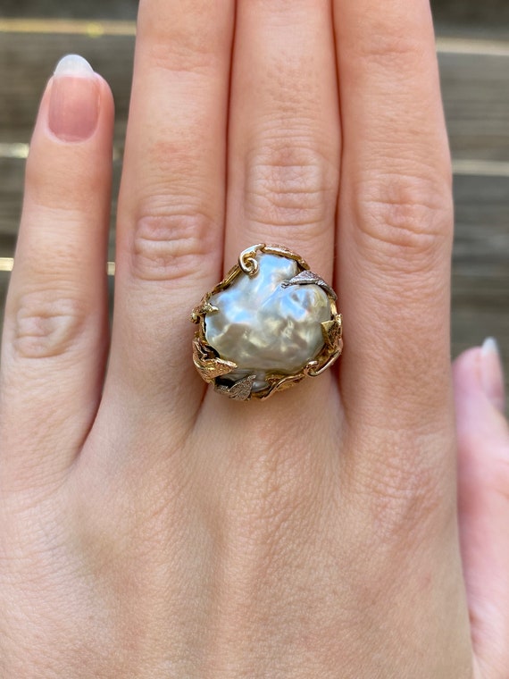 Vintage Solid 18k Two Tone Gold Baroque Pearl Ring
