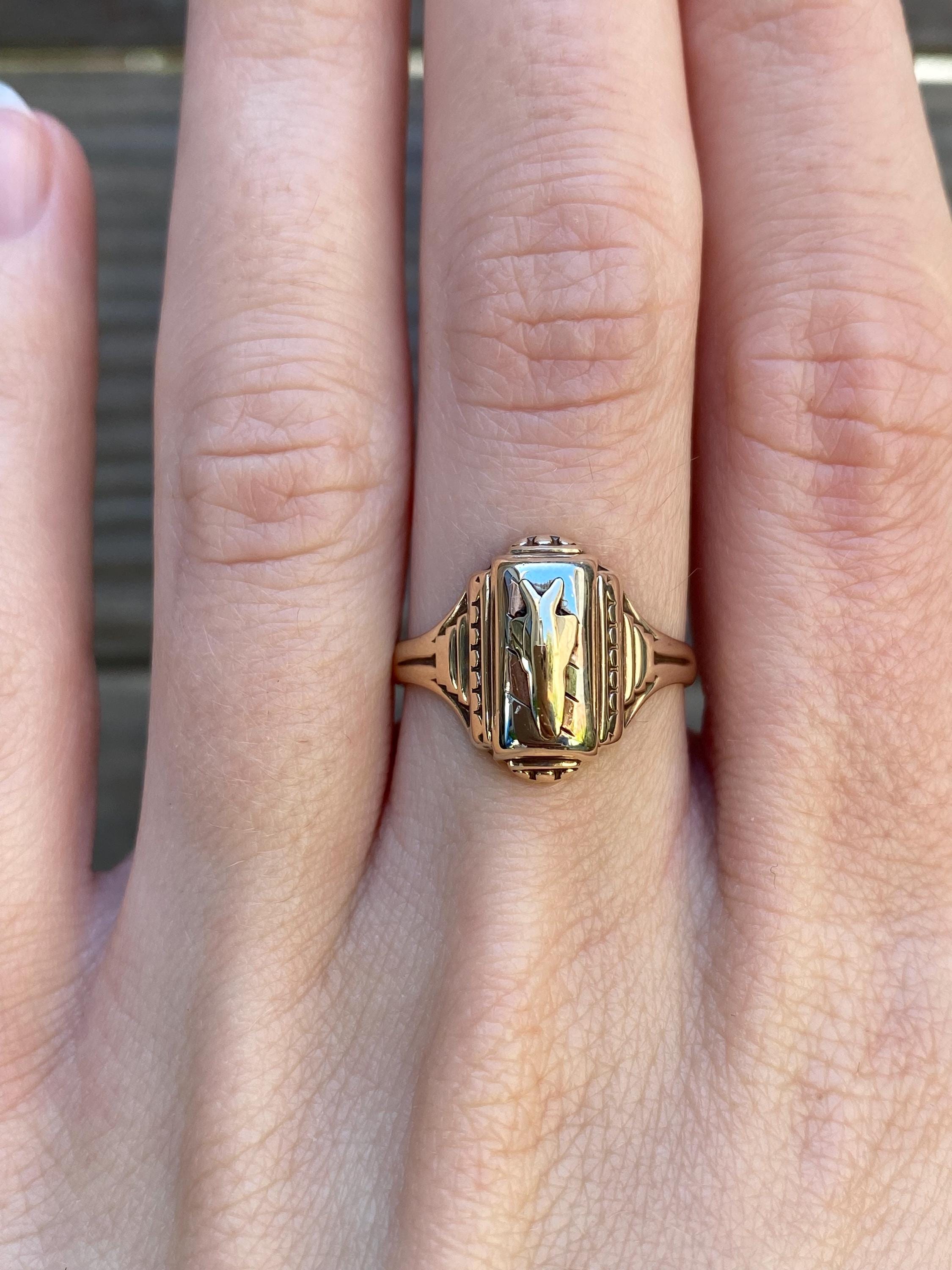 1960s college ring gold vantipue 19号 1960s Class Ring - Etsy Canada