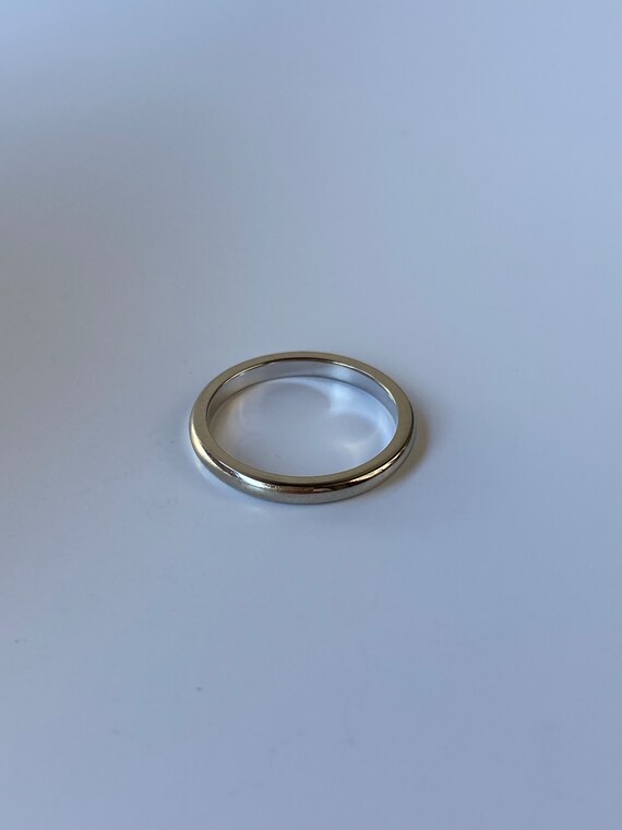 Vintage Solid 14k White Gold Art Carved Ring Band… - image 9