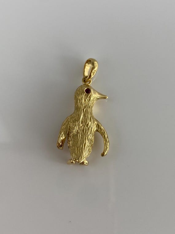 Vintage Solid 18k Yellow Gold Ruby Penguin Charm … - image 4