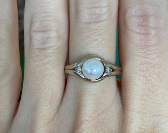 Vintage Solid 18k White Gold Diamond Pearl Ring - Size 7