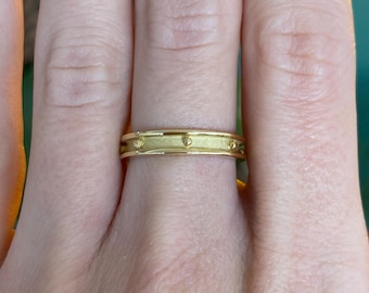 Vintage Solid 18k Yellow Gold Ball Design Ring Band - Size 6.5