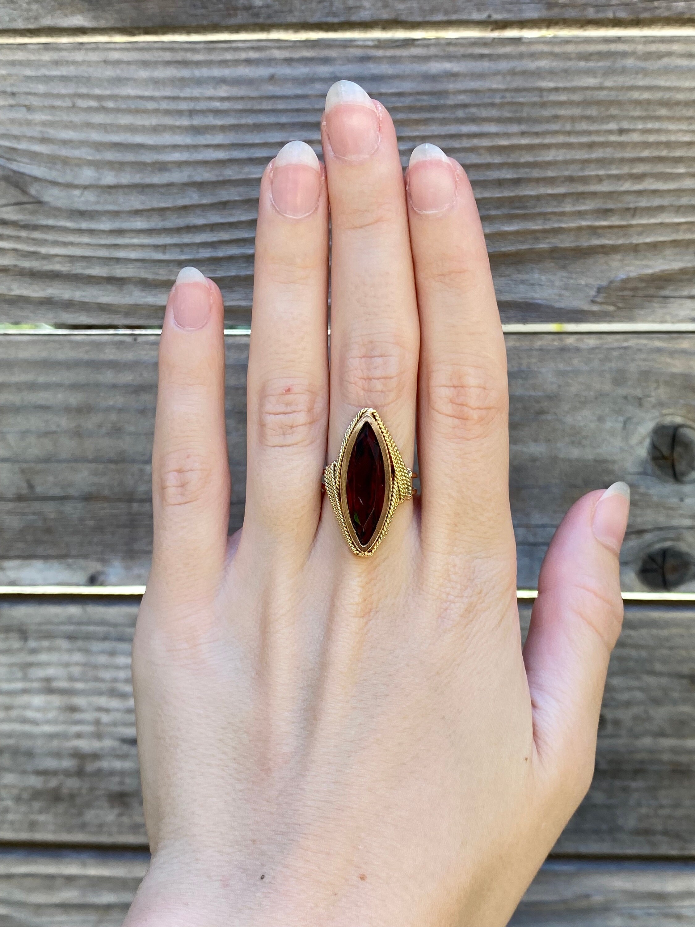 Vintage Solid 18k Yellow Gold Red Cubic Zirconia Marquis Vintage Solid 18k Yellow Gold Red Cubic Zirconia Marquis