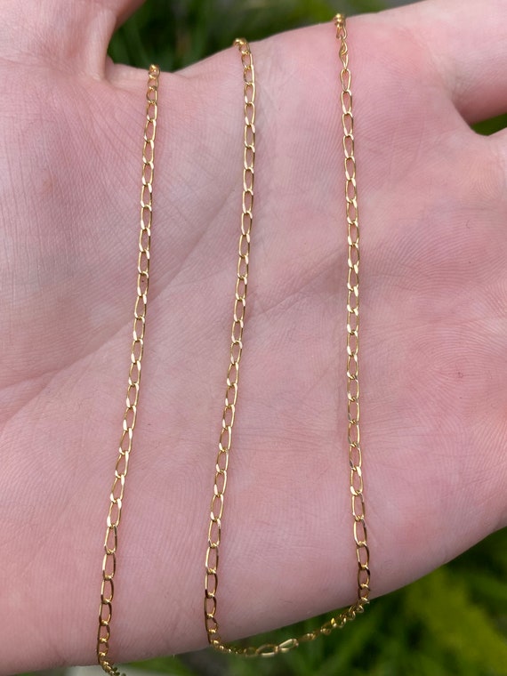 Vintage Solid 18k Yellow Gold Elongated Cable Chai