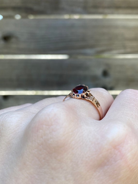 Vintage Solid 10k Rosey Gold Garnet Ring - Size 8… - image 4
