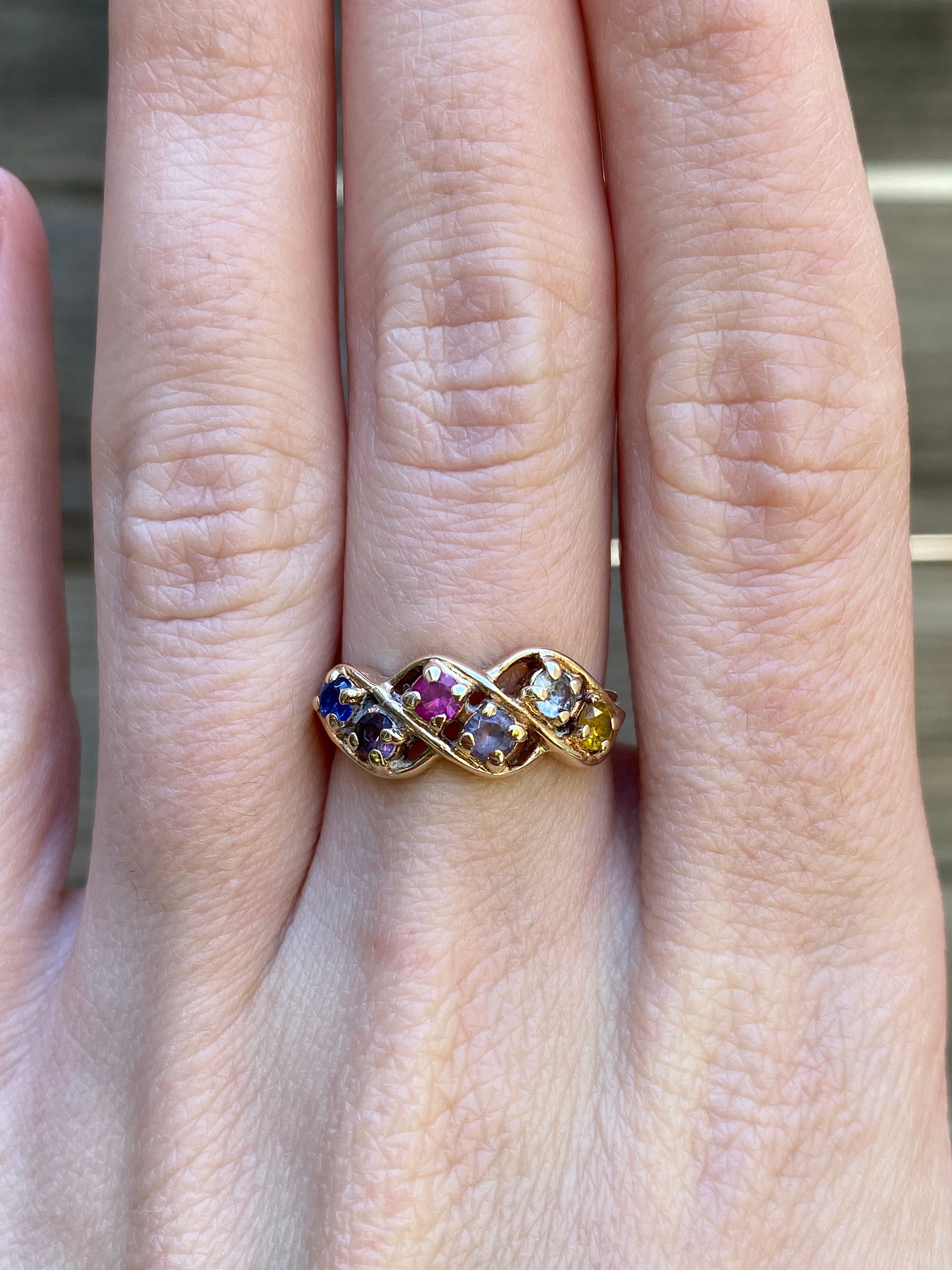 Estate gemstone rings deals