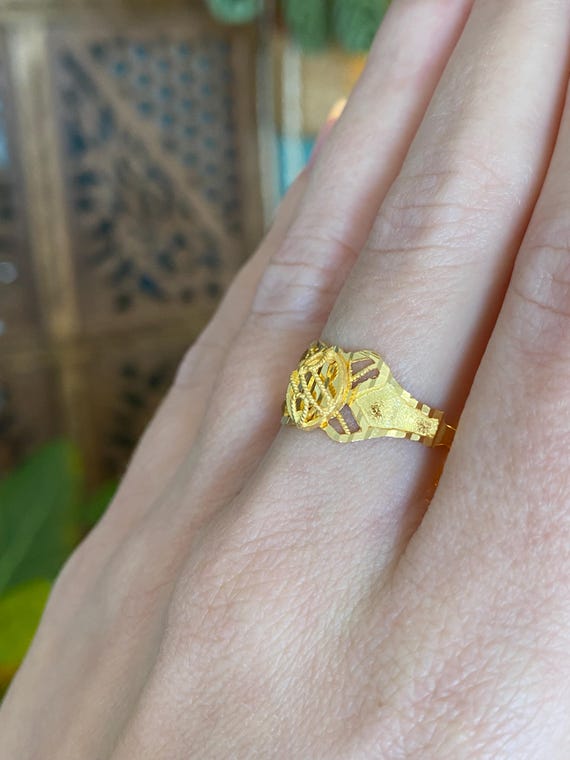 Solid 21k Yellow Gold Slim Diamond Cut Ring - Siz… - image 3