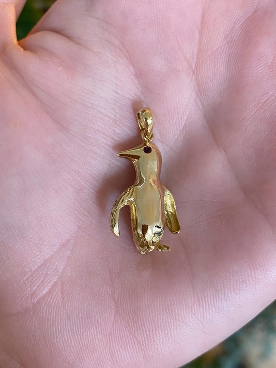 Vintage Solid 18k Yellow Gold Ruby Penguin Charm … - image 1