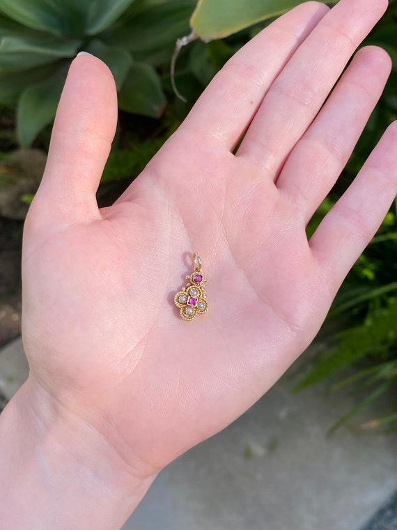 Vintage Solid 18k Yellow Gold Pink Sapphire & Pea… - image 2