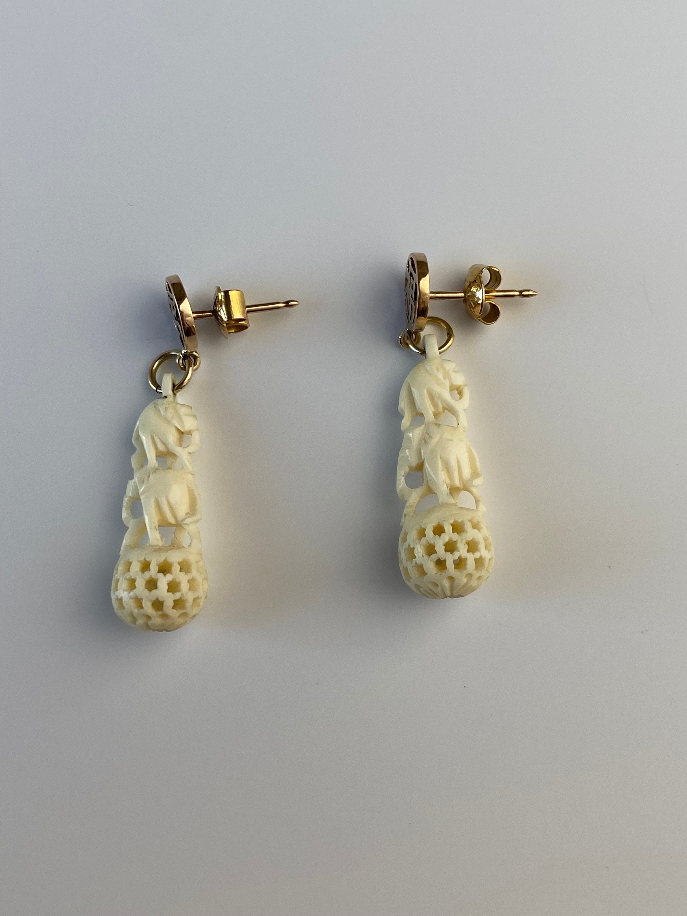 Vintage Solid 10k Yellow Gold Chinese Character Drop