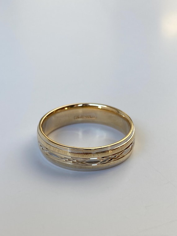 Vintage Solid 10k Yellow Gold Patterned Ring Band… - image 5