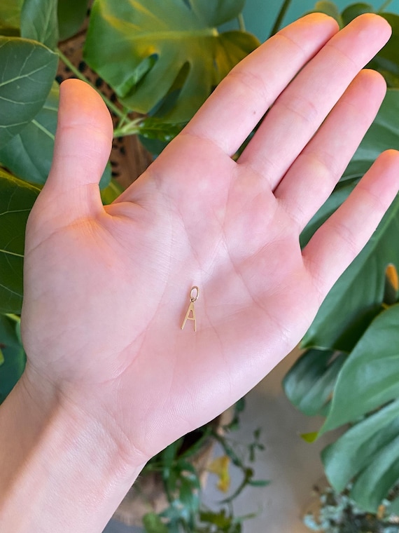 Vintage Solid 14k Yellow Gold Tiny Initial 'A' Ch… - image 2