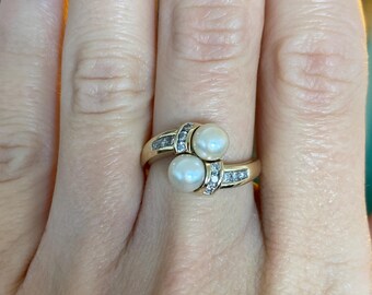 Vintage Solid 14k Yellow Gold Diamond Pearl Bypass Ring - Size 6.75