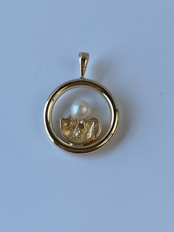 Vintage Solid 14k Yellow Gold Pearl Cat Charm - F… - image 4