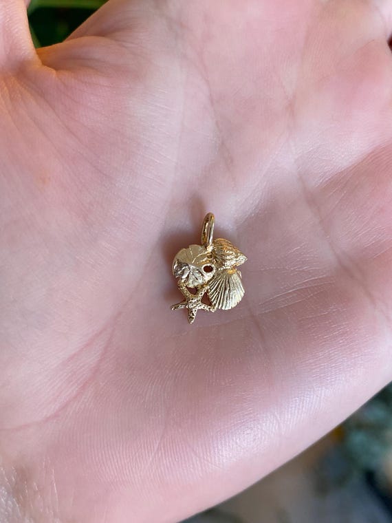 Vintage Solid 14k Yellow Gold Shell Collection Ch… - image 1
